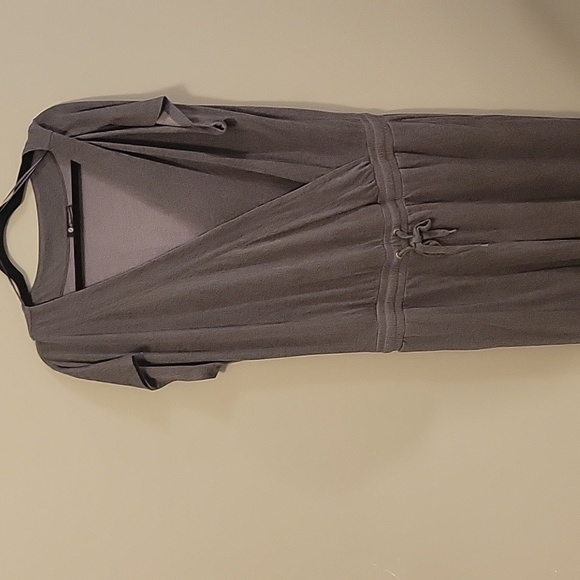 Grey Jumper / Shorts - Picture 1 of 4